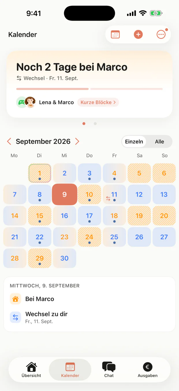 Illustrative coParents-App-Ansicht: Kalender — Euer Wechselmodell, Monat für Monat gefärbt.